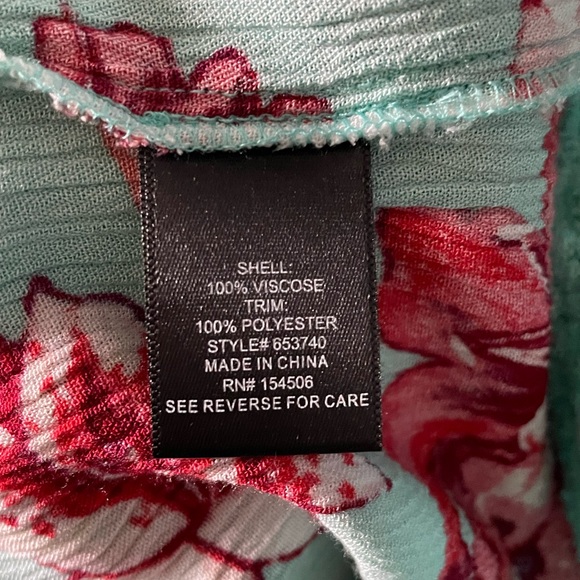 Curations Women's Floral and Embroidered Tunic Top Size Medium - Picture 7 of 7